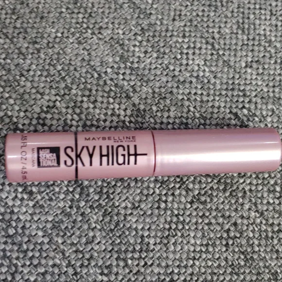 Maybelline New York Lash Sensational Sky High Mascara Very Black Mini Size NWT - Picture 2 of 4